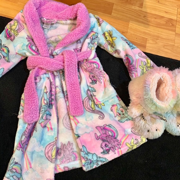 Robe & Slipper bundle - Picture 1 of 4